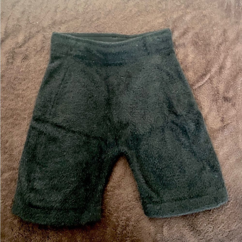 GYMSHARK WHITNEY EYELASH KNIT WOMENS SHORTS BLACK X SMALL - Picture 2 of 5